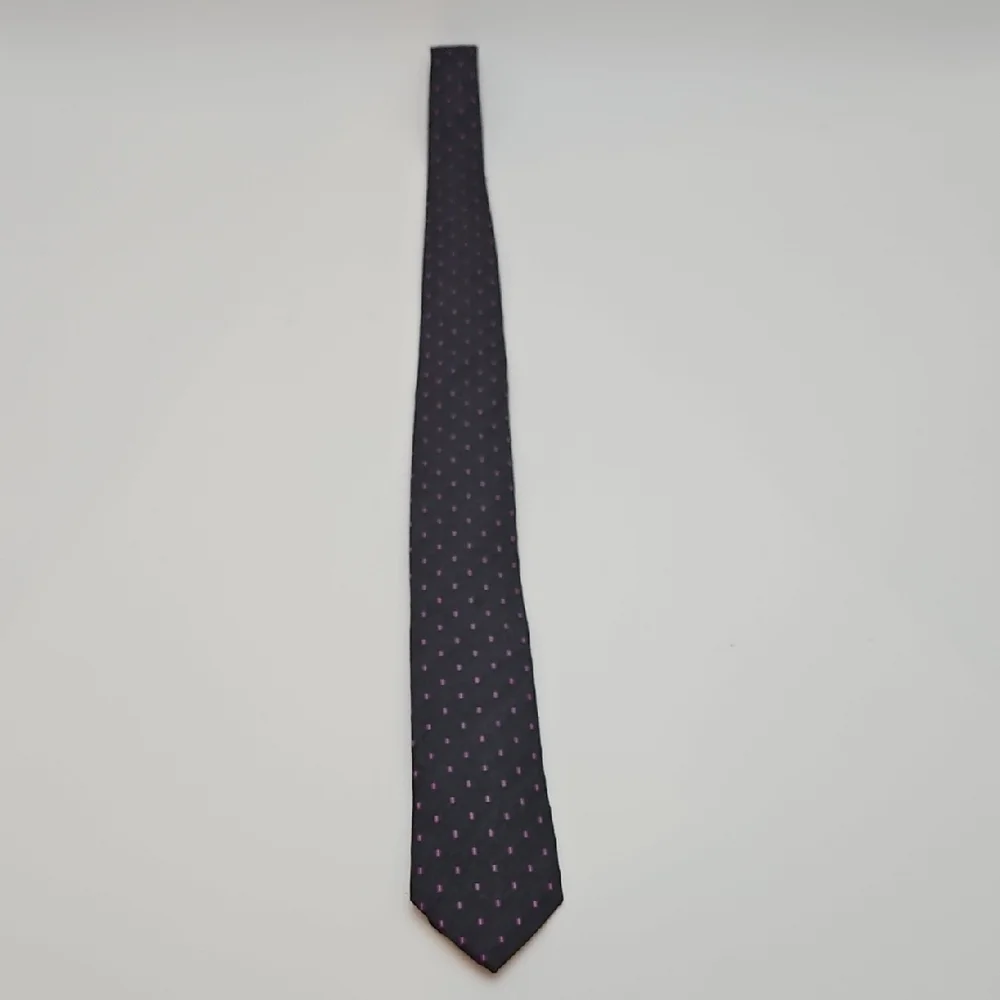 Van Heusen Classic Black And Purple  Tie New